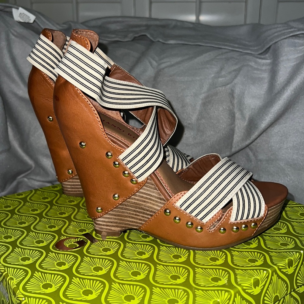 Gianni Bini Gillian Wedges - Leather & Fabric